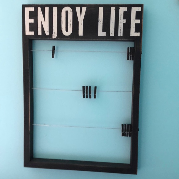 Box Sign - Picture 2 of 2